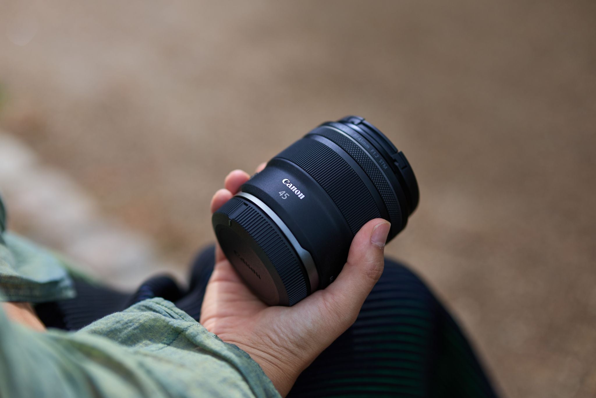 Обектив Canon RF 45mm F1.2 STM